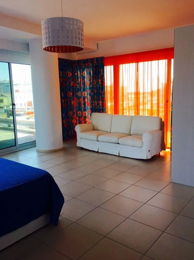 Marina Resart Rooms & Suite Неаполь